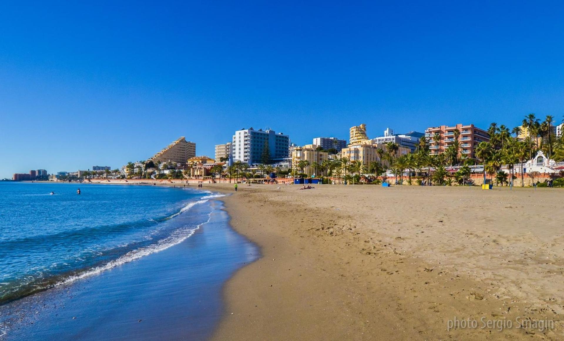 Apartment 714 Iris - Vista Al Mar - Cerca De Tren, Restaurantes, Tiendas - Playa A 10 Min Caminando Benalmadena