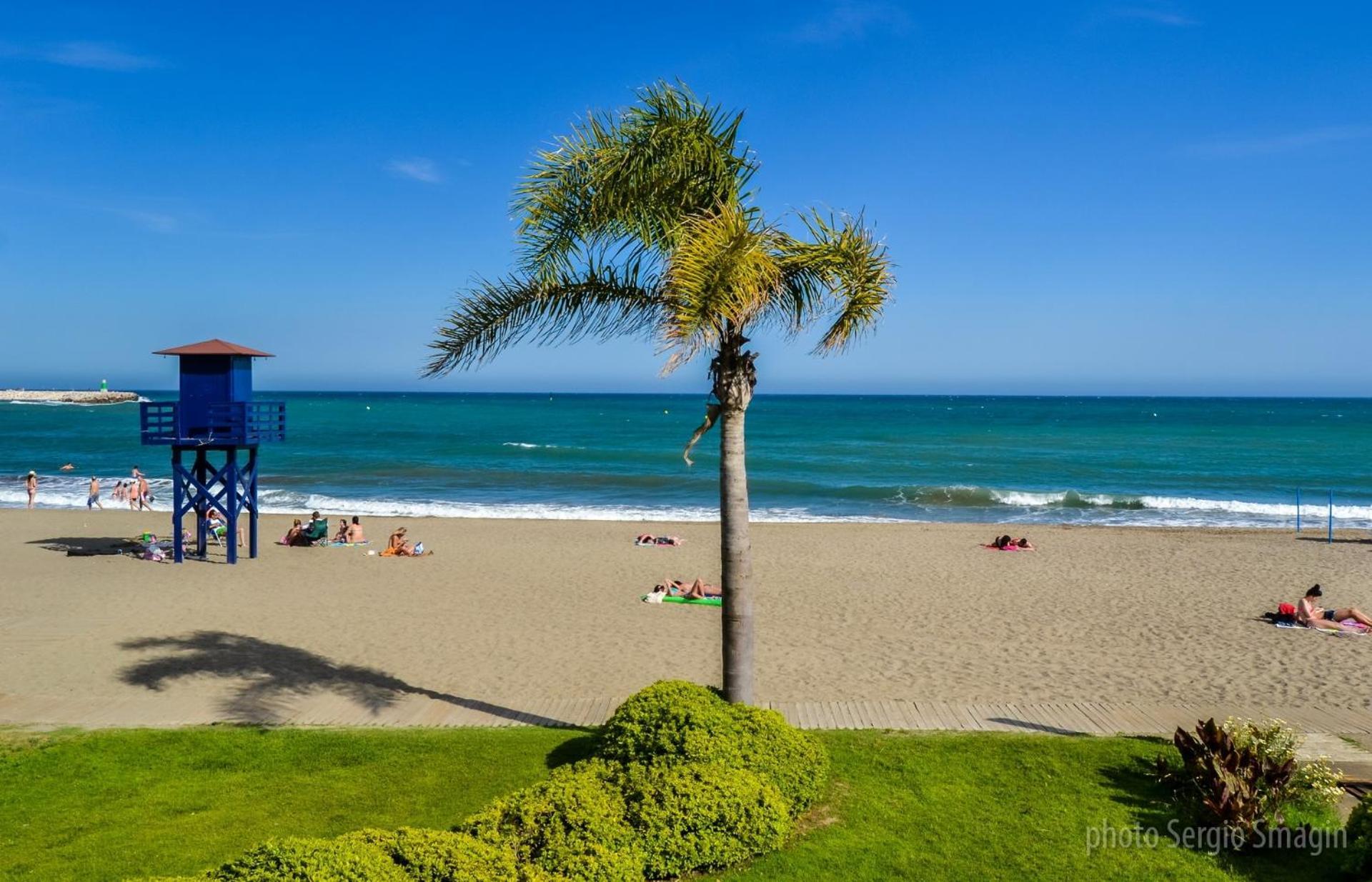 714 Iris - Vista Al Mar - Cerca De Tren, Restaurantes, Tiendas - Playa A 10 Min Caminando Apartment *